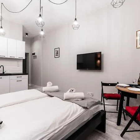 Apartament Dietla 32 *