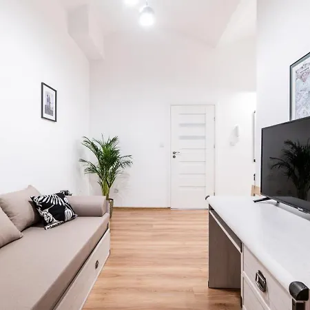 Apartament Dietla 32 *
